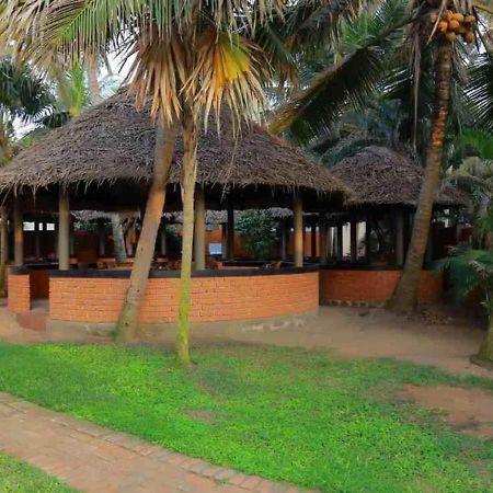 Seaface Beach Resort Ковалам Екстериор снимка