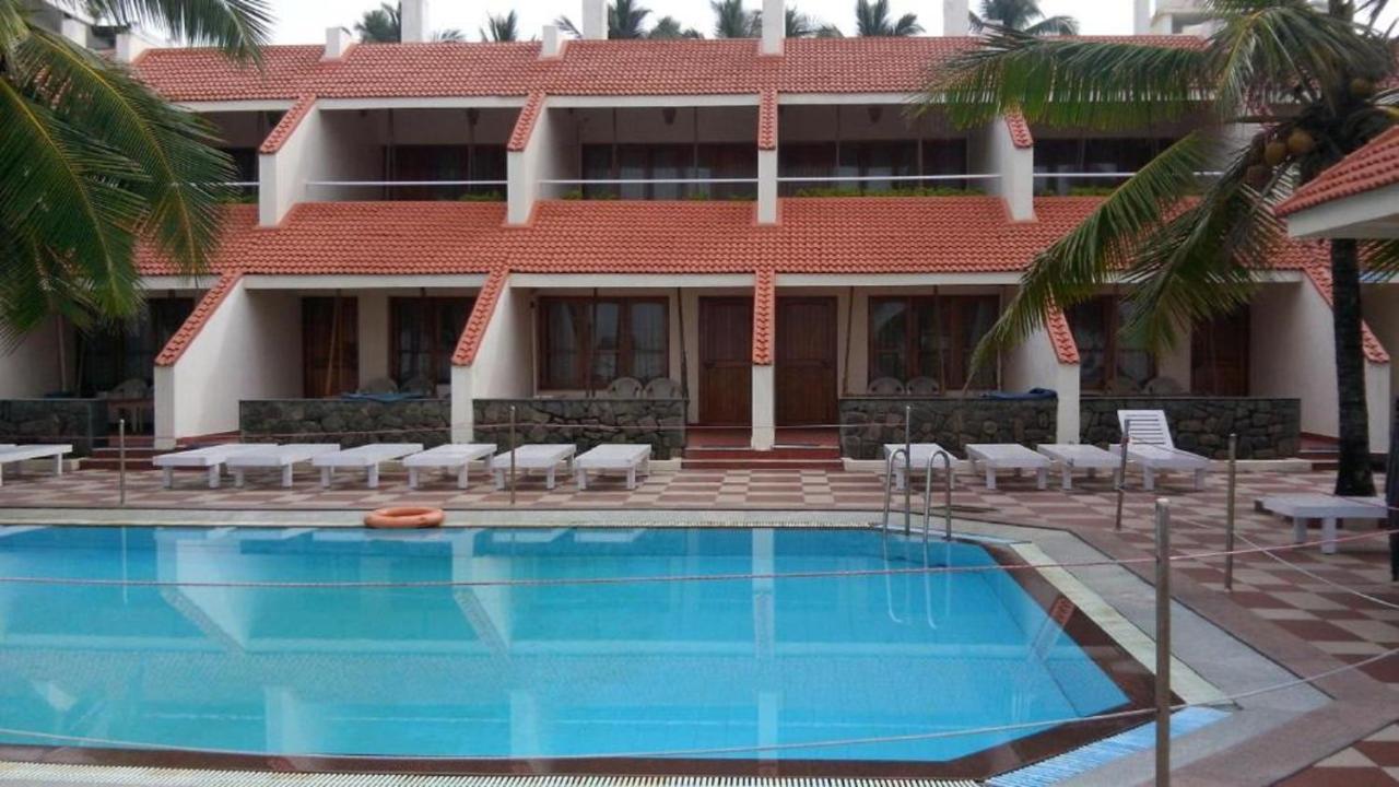 Seaface Beach Resort Ковалам Екстериор снимка