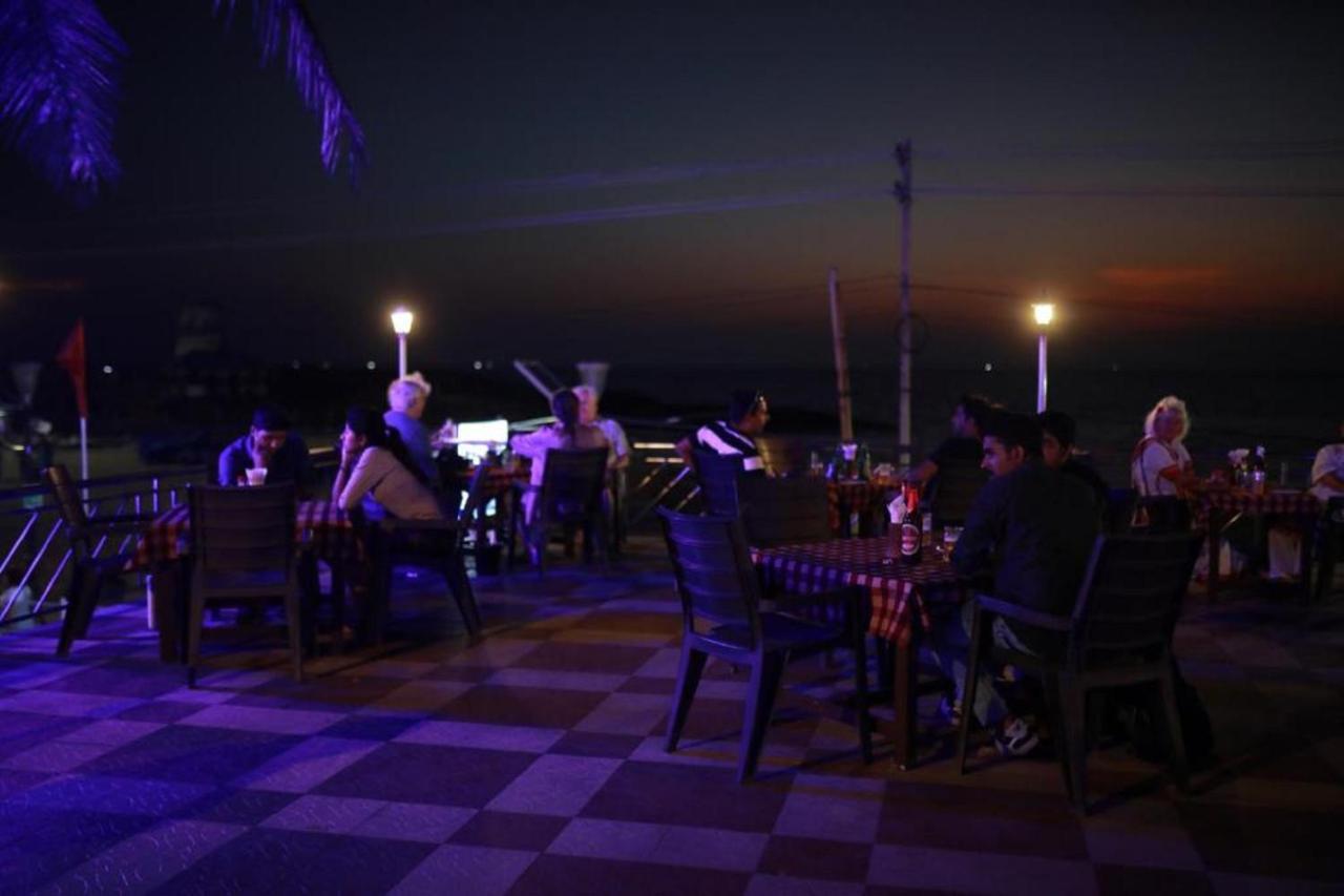 Seaface Beach Resort Ковалам Екстериор снимка