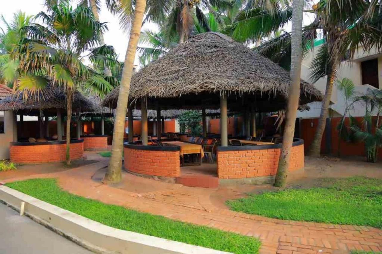Seaface Beach Resort Ковалам Екстериор снимка